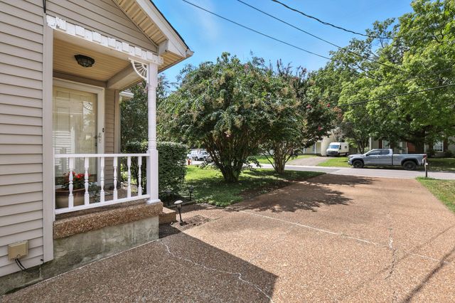 1121 Jacksons Valley Rd, Hermitage, TN 37076