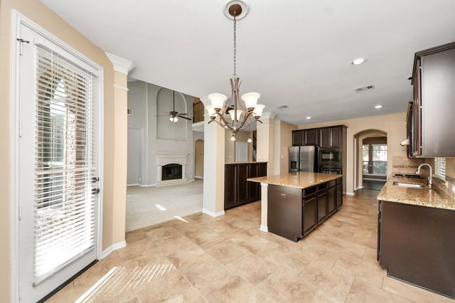 9427 Sapphire Bay Lane, Rosharon, TX 77583