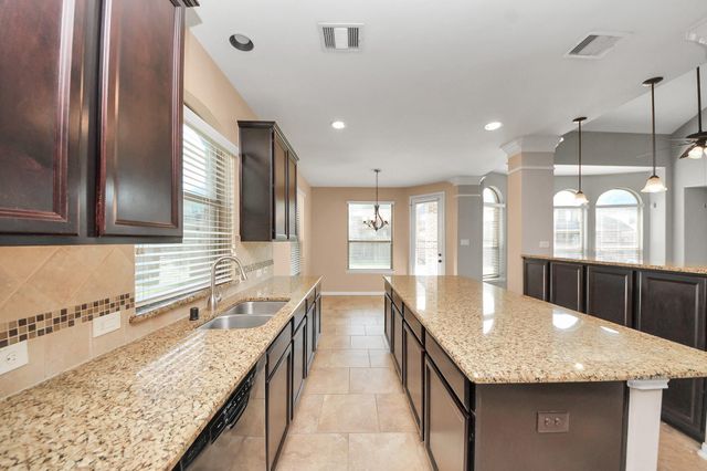 9427 Sapphire Bay Lane, Rosharon, TX 77583