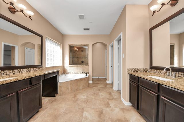 9427 Sapphire Bay Lane, Rosharon, TX 77583