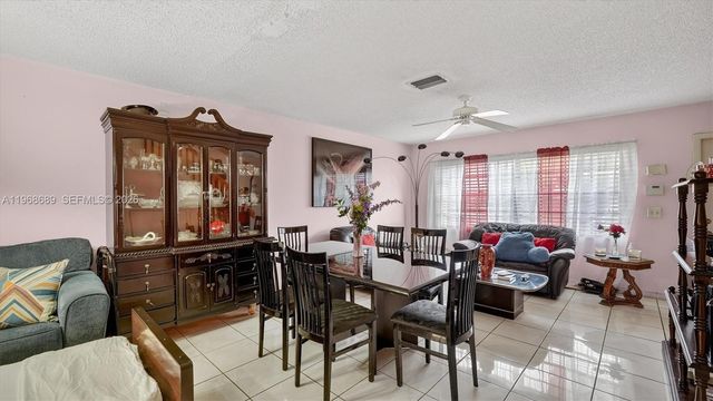 10413 NW 6th Street, Pembroke Pines, FL 33026