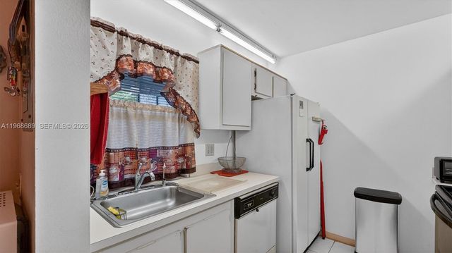 10413 NW 6th Street, Pembroke Pines, FL 33026