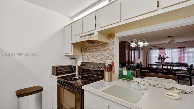 10413 NW 6th Street, Pembroke Pines, FL 33026
