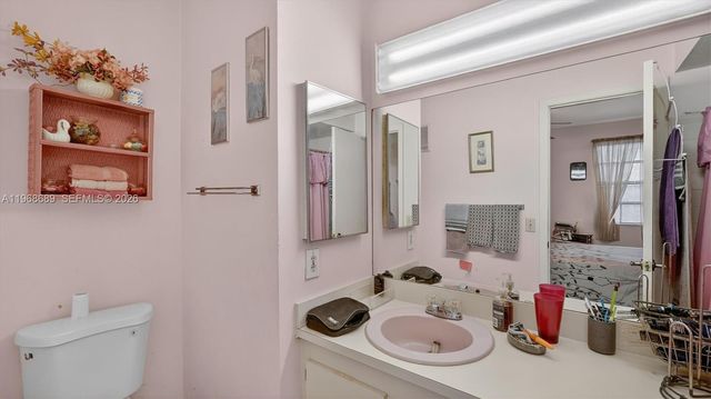10413 NW 6th Street, Pembroke Pines, FL 33026