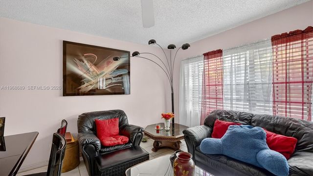 10413 NW 6th Street, Pembroke Pines, FL 33026