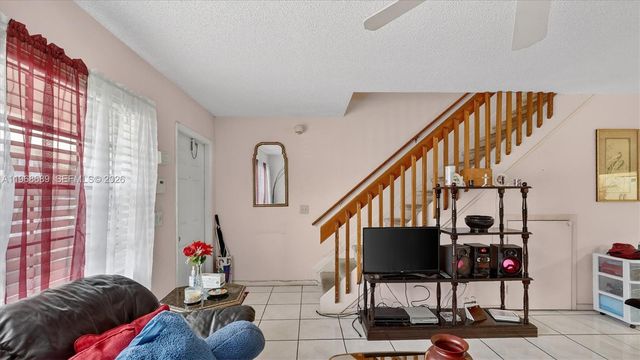 10413 NW 6th Street, Pembroke Pines, FL 33026