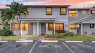 10413 NW 6th Street, Pembroke Pines, FL 33026