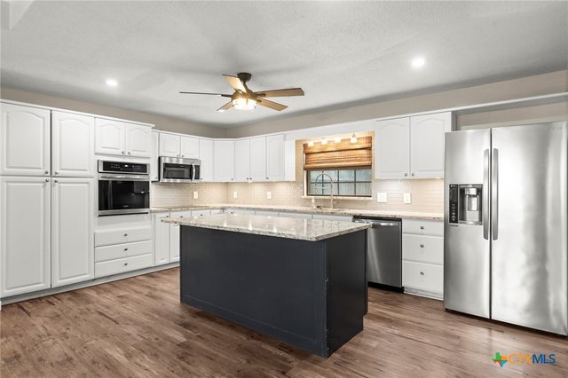 3020 Summit Drive, Belton, TX 76513