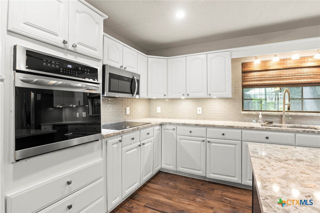 3020 Summit Drive, Belton, TX 76513