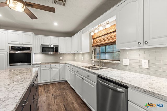 3020 Summit Drive, Belton, TX 76513