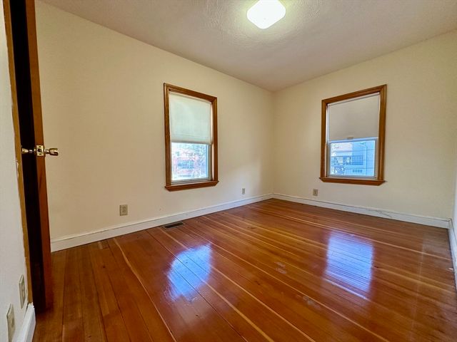 5 Rifle Ct 5, Watertown, MA 02472