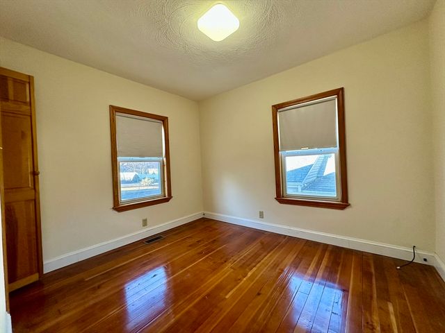 5 Rifle Ct 5, Watertown, MA 02472