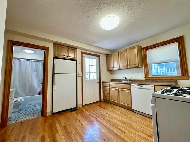 5 Rifle Ct 5, Watertown, MA 02472