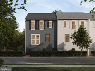 4121 LEROY DR, Mechanicsburg, PA 17055