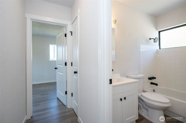 3574 S Crandall Lane, Tacoma, WA 98418