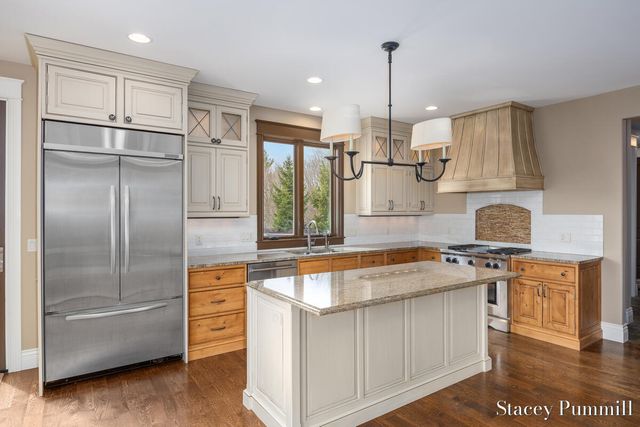 6450 Roma Terrace Drive NE, Ada, MI 49301