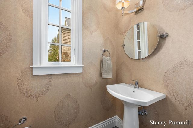 6450 Roma Terrace Drive NE, Ada, MI 49301