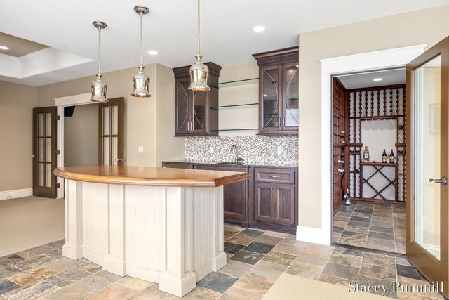 6450 Roma Terrace Drive NE, Ada, MI 49301