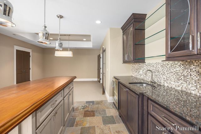 6450 Roma Terrace Drive NE, Ada, MI 49301