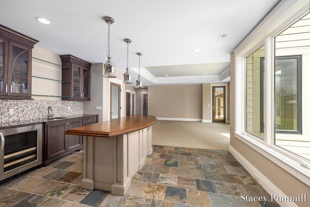 6450 Roma Terrace Drive NE, Ada, MI 49301