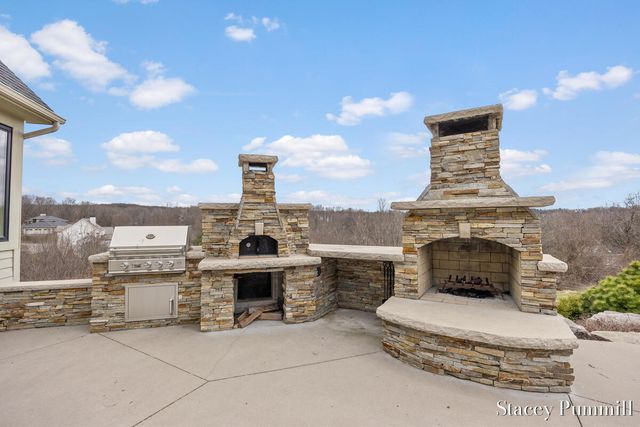 6450 Roma Terrace Drive NE, Ada, MI 49301