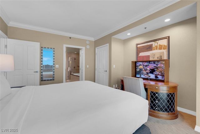 145 Harmon Avenue 1908, Las Vegas, NV 89109