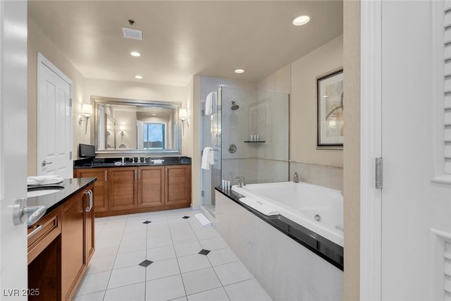 145 Harmon Avenue 1908, Las Vegas, NV 89109