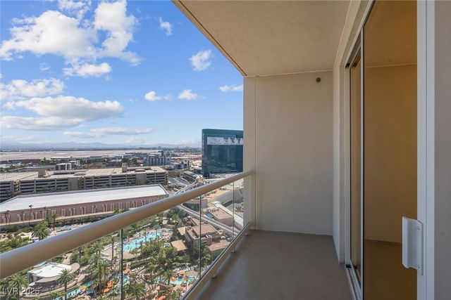 145 Harmon Avenue 1908, Las Vegas, NV 89109