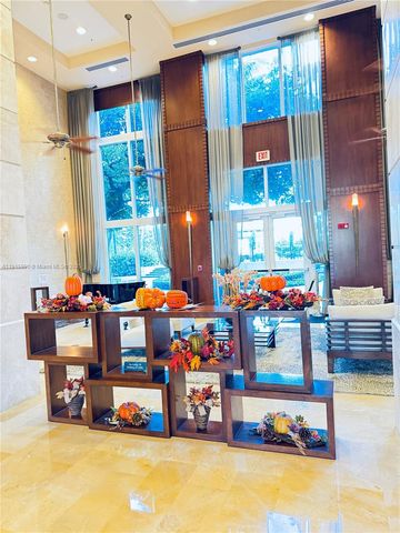 19501 W Country Club Dr PH-06, Aventura, FL 33180