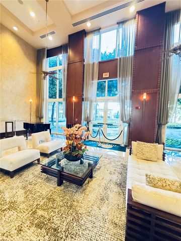 19501 W Country Club Dr PH-06, Aventura, FL 33180