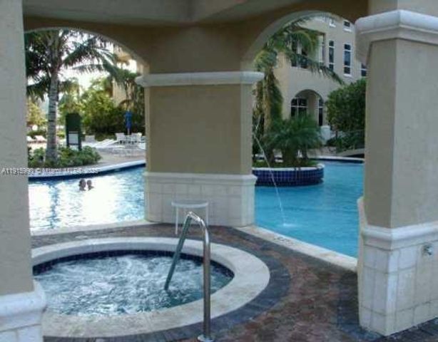 19501 W Country Club Dr PH-06, Aventura, FL 33180