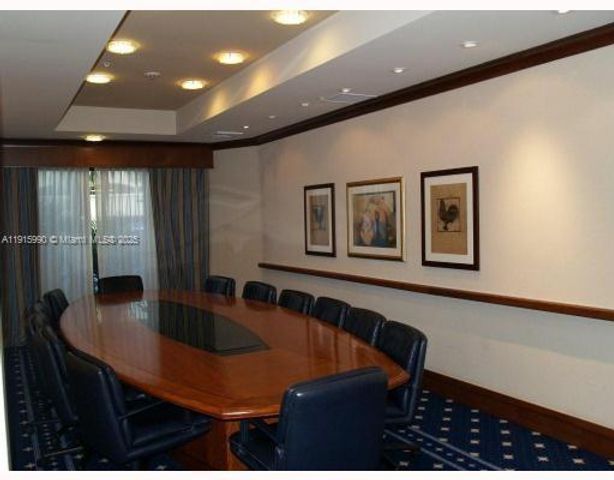 19501 W Country Club Dr PH-06, Aventura, FL 33180