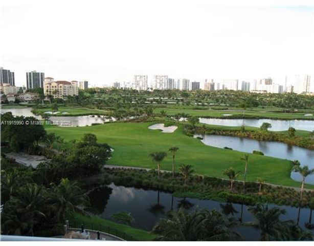 19501 W Country Club Dr PH-06, Aventura, FL 33180