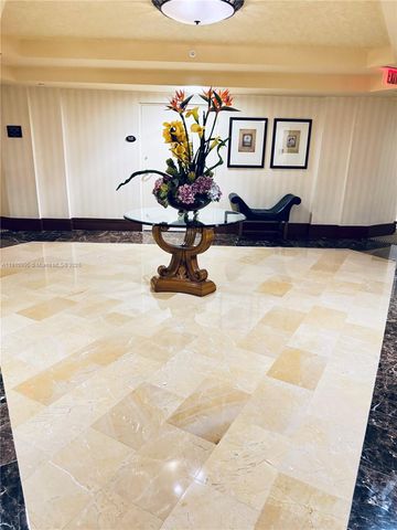 19501 W Country Club Dr PH-06, Aventura, FL 33180