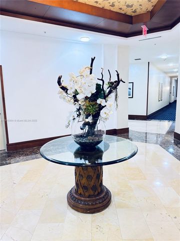 19501 W Country Club Dr PH-06, Aventura, FL 33180