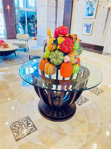 19501 W Country Club Dr PH-06, Aventura, FL 33180