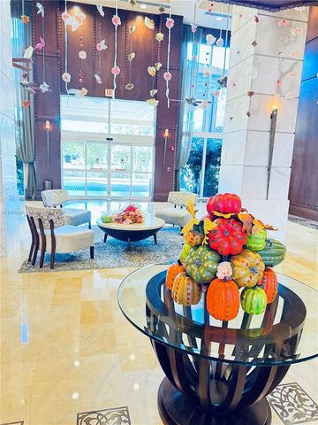 19501 W Country Club Dr PH-06, Aventura, FL 33180