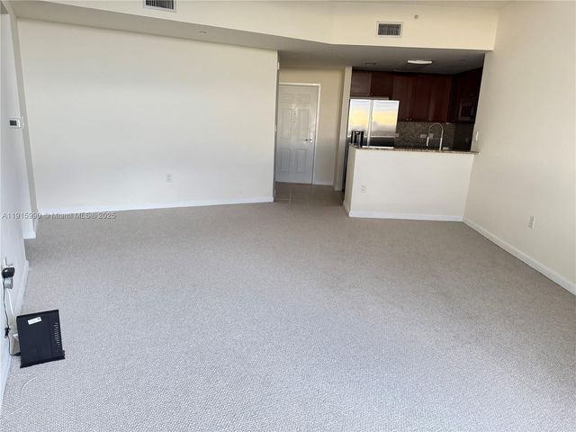 19501 W Country Club Dr PH-06, Aventura, FL 33180