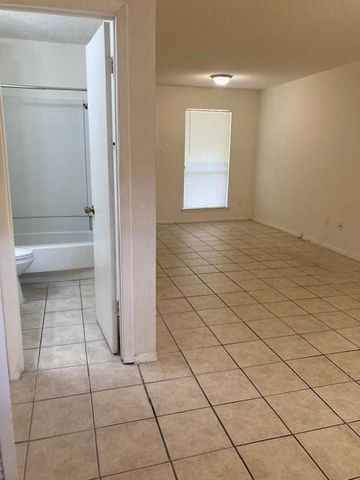 5701 Woodrow Ave 101, Austin, TX 78756