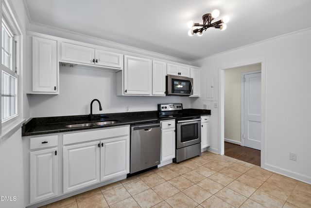 2732 Knowles Street, Raleigh, NC 27603