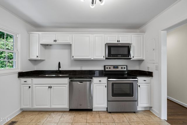 2732 Knowles Street, Raleigh, NC 27603
