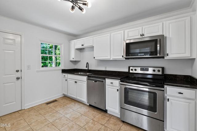 2732 Knowles Street, Raleigh, NC 27603