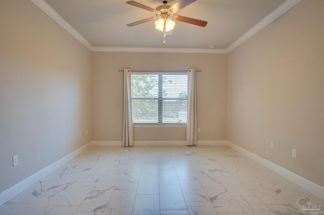 1724 Waterford Sound Blvd, Gulf Breeze, FL 32563