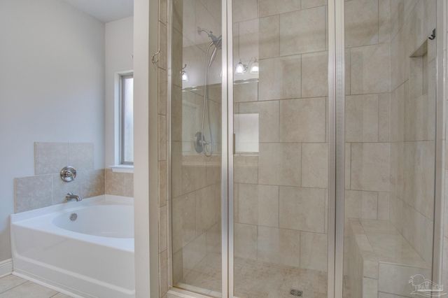 1724 Waterford Sound Blvd, Gulf Breeze, FL 32563