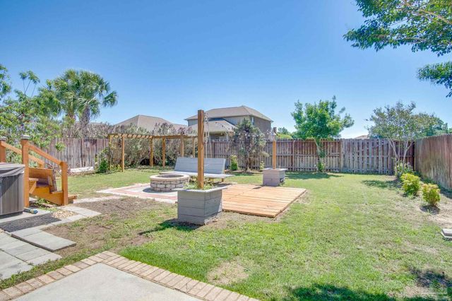 1724 Waterford Sound Blvd, Gulf Breeze, FL 32563