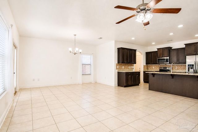1724 Waterford Sound Blvd, Gulf Breeze, FL 32563