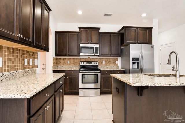 1724 Waterford Sound Blvd, Gulf Breeze, FL 32563
