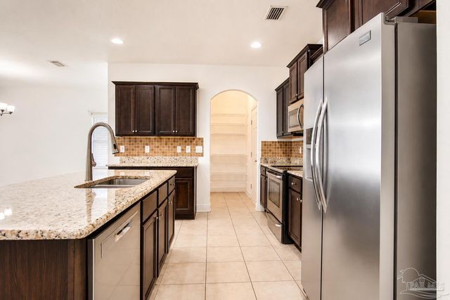 1724 Waterford Sound Blvd, Gulf Breeze, FL 32563