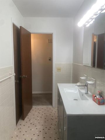 111 Prospect 2, Lodi, NJ 07644