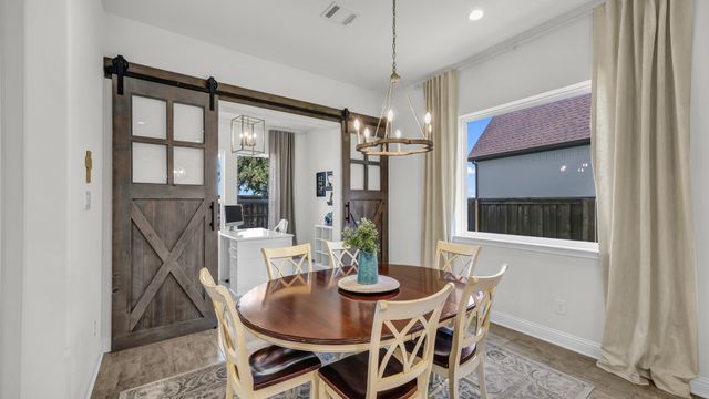 1709 Roundtree Circle E, Fort Worth, TX 76008
